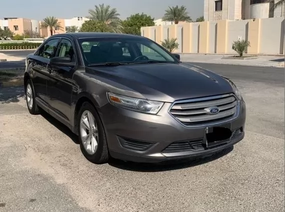 Gebraucht Ford Taurus Zu vermieten in Riad #21203 - 1  image 